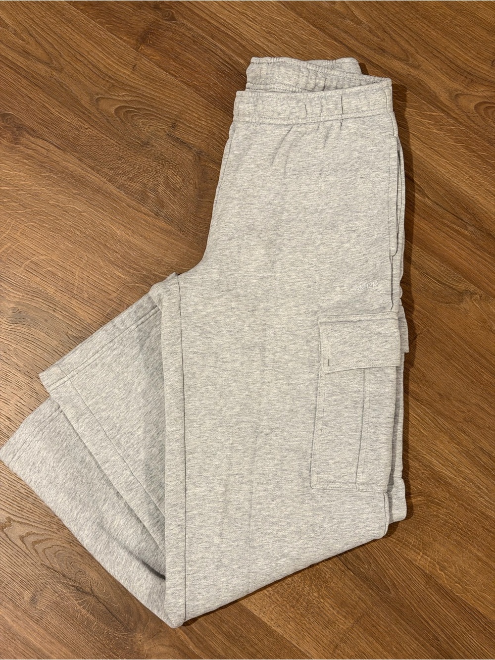 Aritzia sweat fleece cargo sweat pants & cropped zip up hoodie